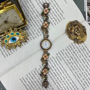 Vintage Silver Tone Flower and Hummingbird Charm Women's Watch